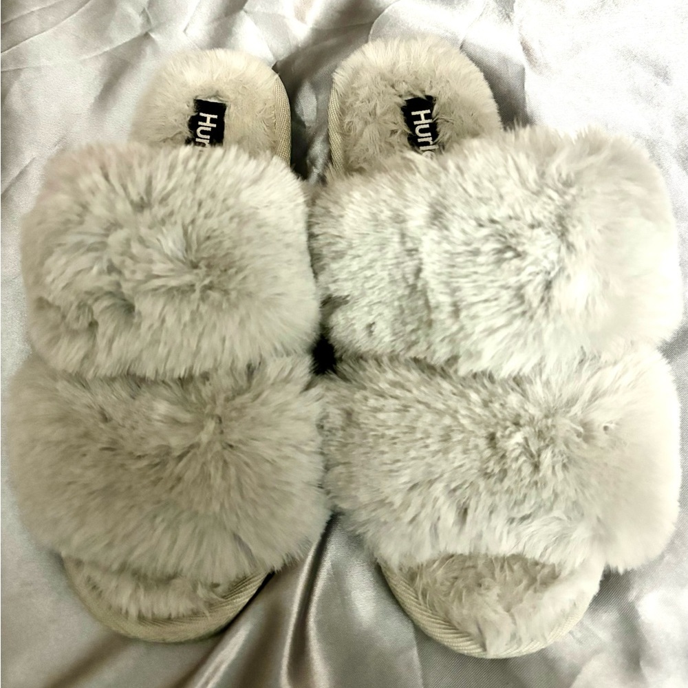 Hurley Carol Women’s Slippers Grey Faux Fur 2 Strap Slides, Size 8